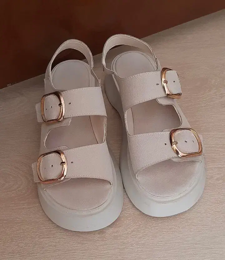 صندل زارا|کیف، کفش، کمربند|نیشابور, هفده شهریور|دیوار