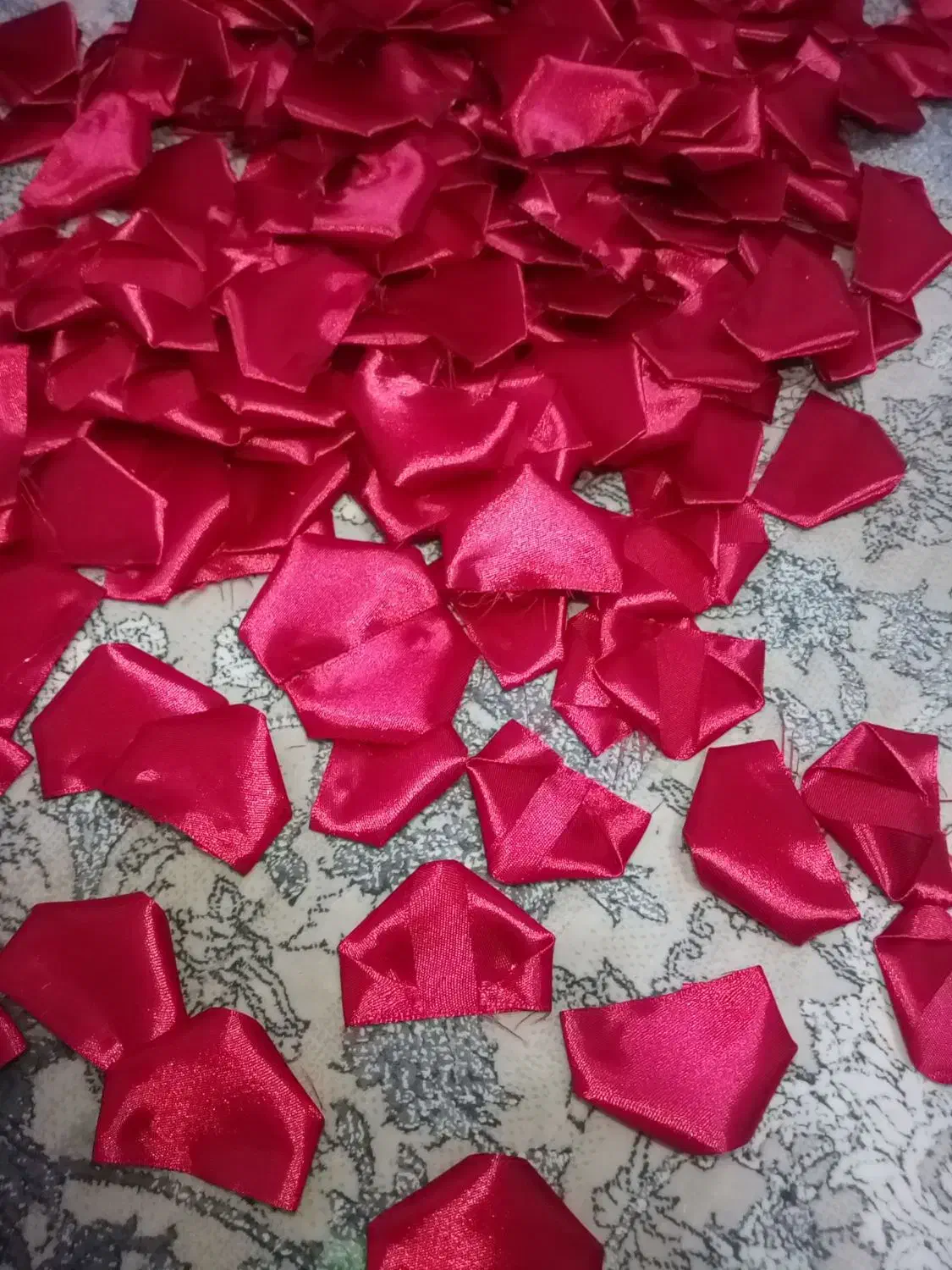 گلبرگ ربانی|گل مصنوعی|رشت, کوی مهر|دیوار