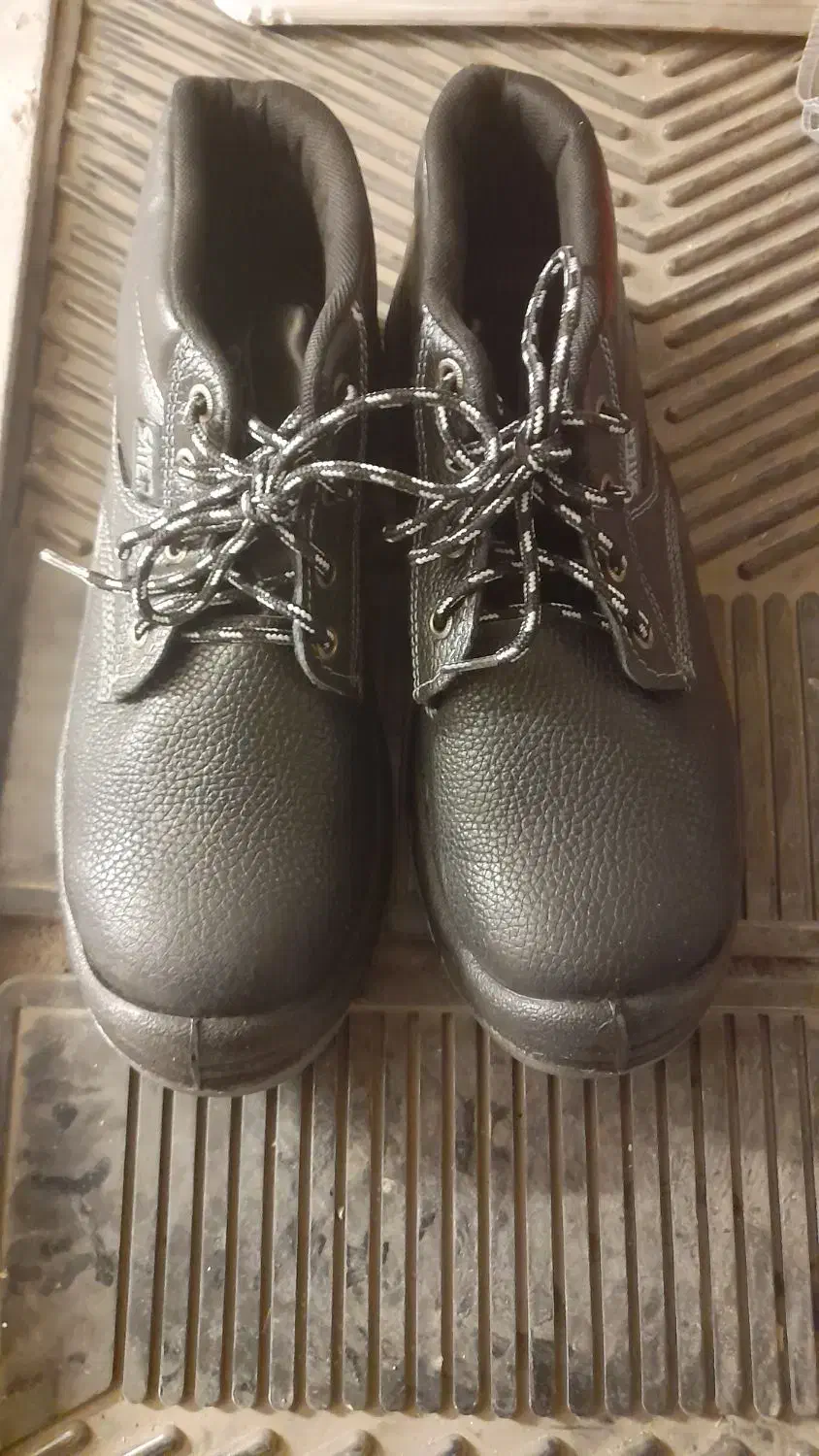 کفش ایمنی نو شماره ۴۱|کیف، کفش، کمربند|ابریشم, |دیوار