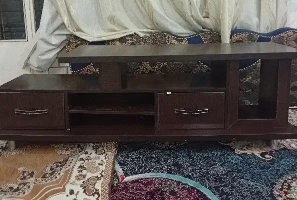 میز تلوزیون ام دی اف و یک جفت فرش ۱۲متری|میز تلویزیون|خمینی‌شهر, |دیوار