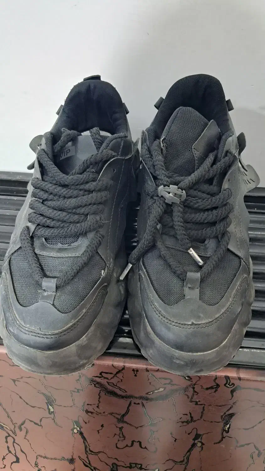 کفش|کیف، کفش، کمربند|بروجرد, |دیوار