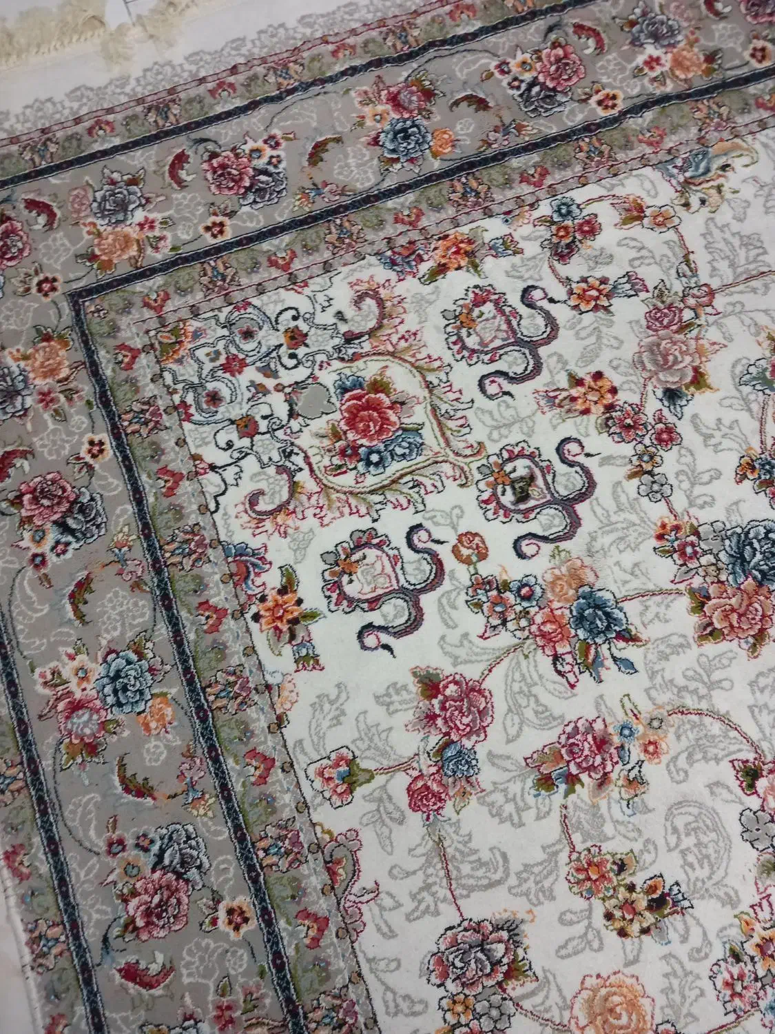 ۲فرش ماشینی رنگ روشن|فرش|تهران, وحیدیه|دیوار