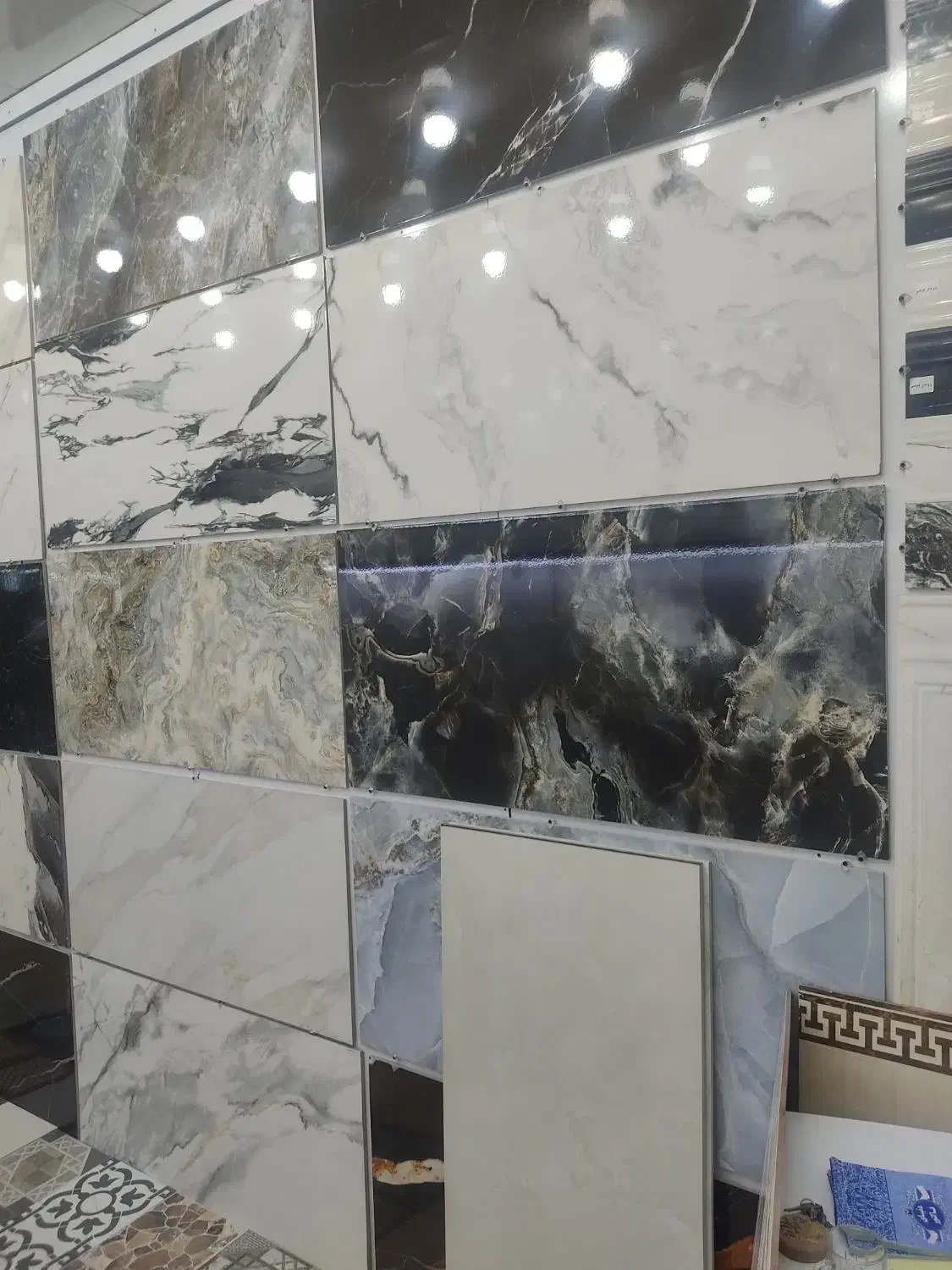 کاشی و سرامیک مهزیار|مصالح و تجهیزات ساختمان|اهواز, کوی علوی|دیوار