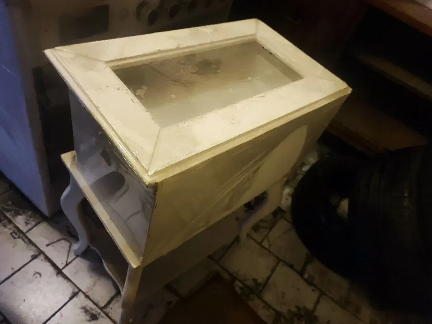 جا چنگالی و میز تلفن|میز تلفن|تهران, آسمان|دیوار