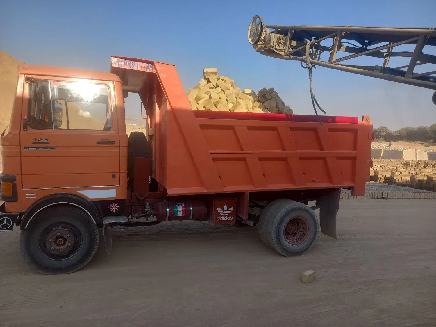 خاور.حمل بار ماسه. آجر . پوکه. نخاله و خاک برداری|خدمات حمل و نقل|الشتر, |دیوار