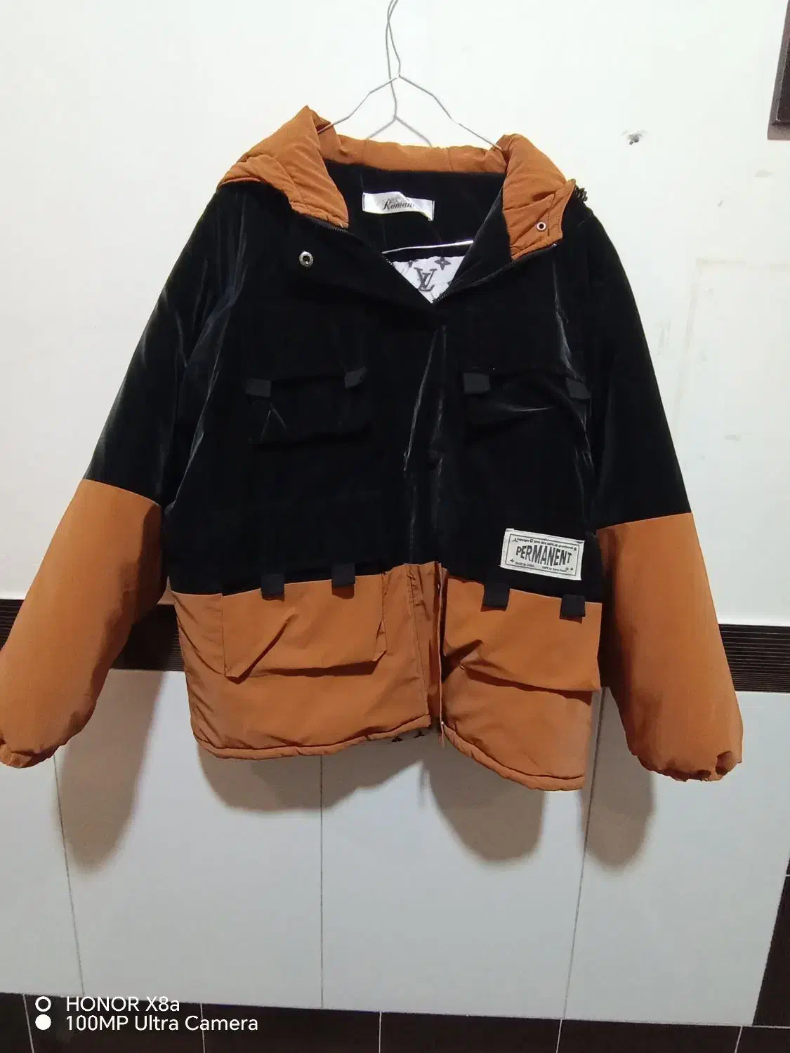 کت زمستانی|لباس|مهاباد (آذربایجان غربی), |دیوار