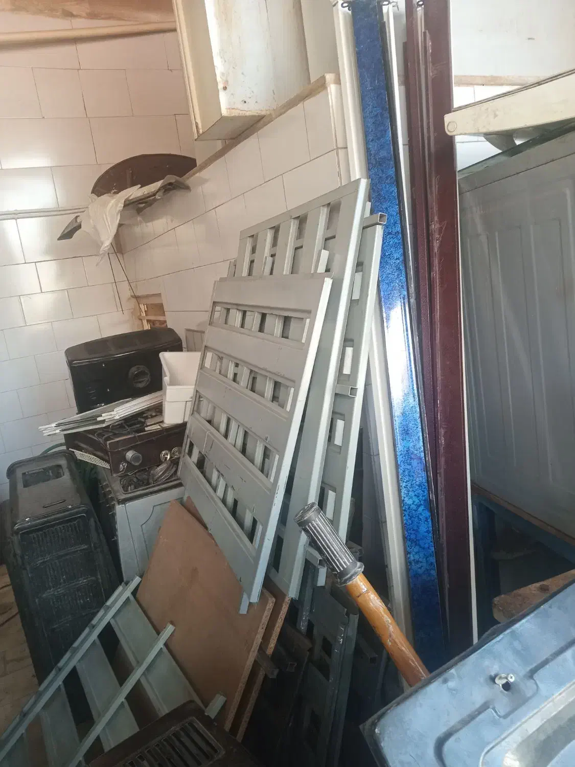 تخت تک نفره فلزی|تخت و سرویس خواب|یزد, |دیوار