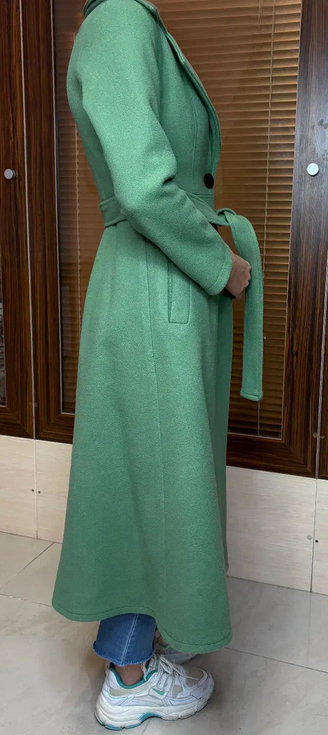 پالتو فوتر بلند|لباس|قم, شاه احمد قاسم|دیوار