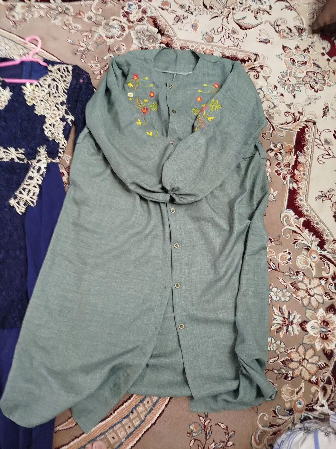 لباس مجلسی|لباس|میبد, |دیوار