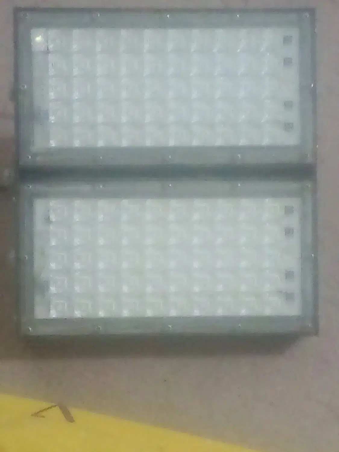 پروژکتور کم مصرف(لامپ ال ای دی)برای همه صنف ها|لامپ و چراغ|بیرجند, |دیوار