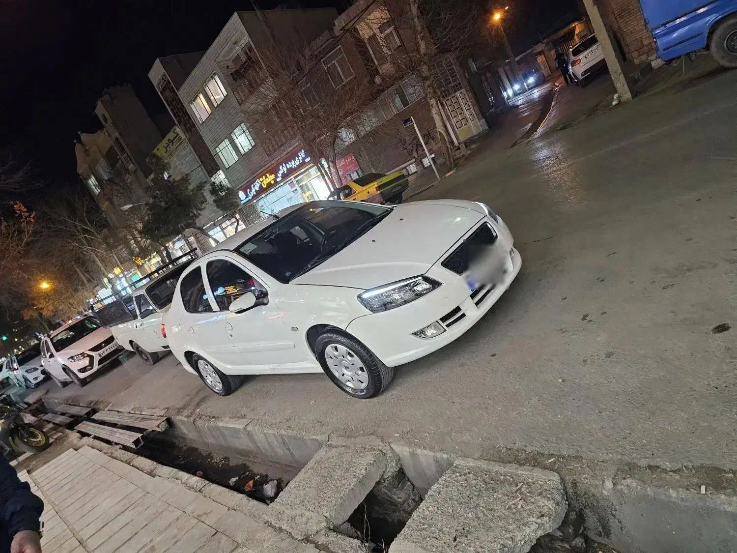 رانا پلاس ۱۴۰۰|خودرو سواری و وانت|بروجرد, |دیوار