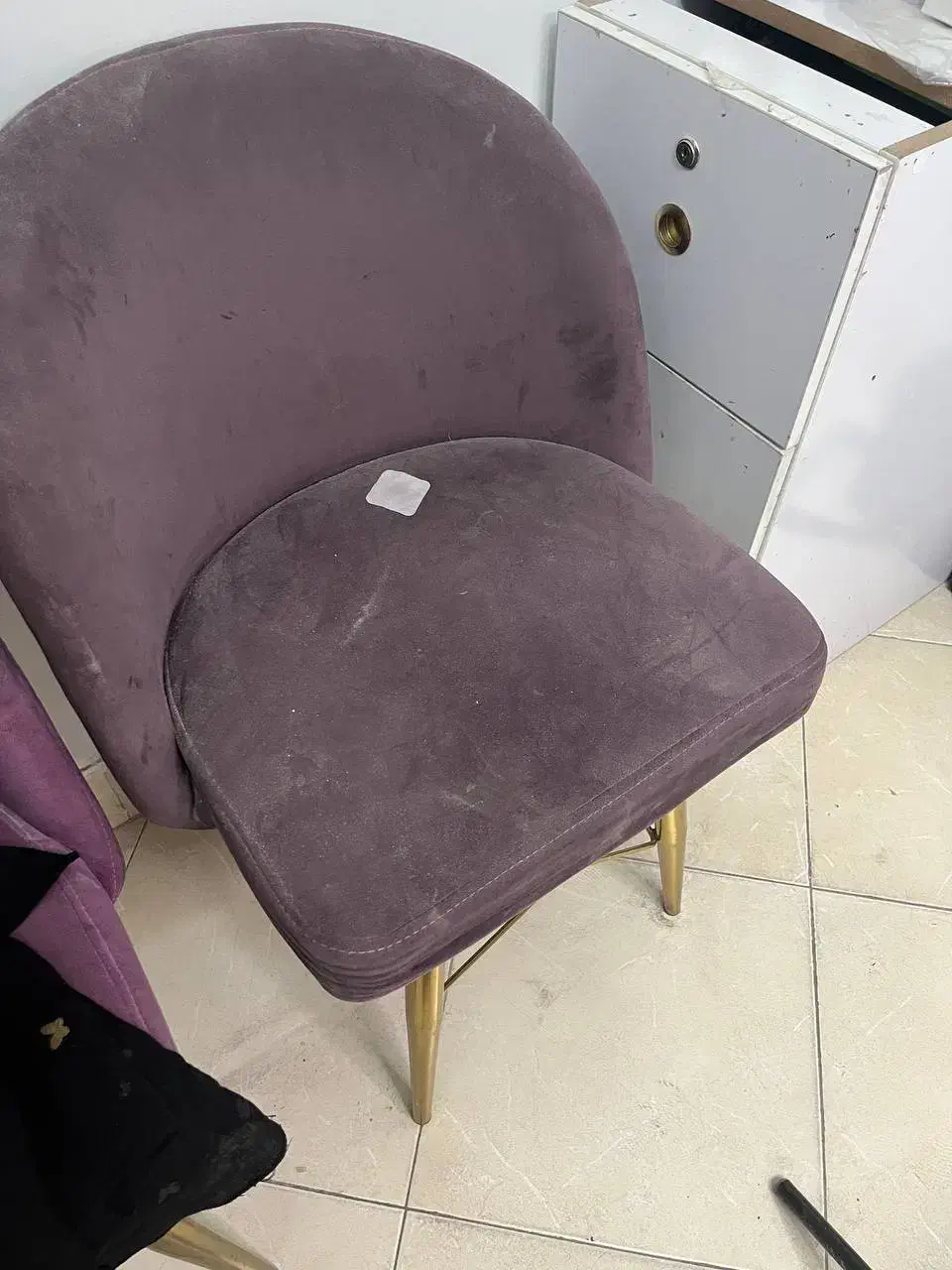 میز ناخن همراه دو عدد صندلی چرخ دار|آرایشگاه و سالن‌های زیبایی|سمنان, |دیوار