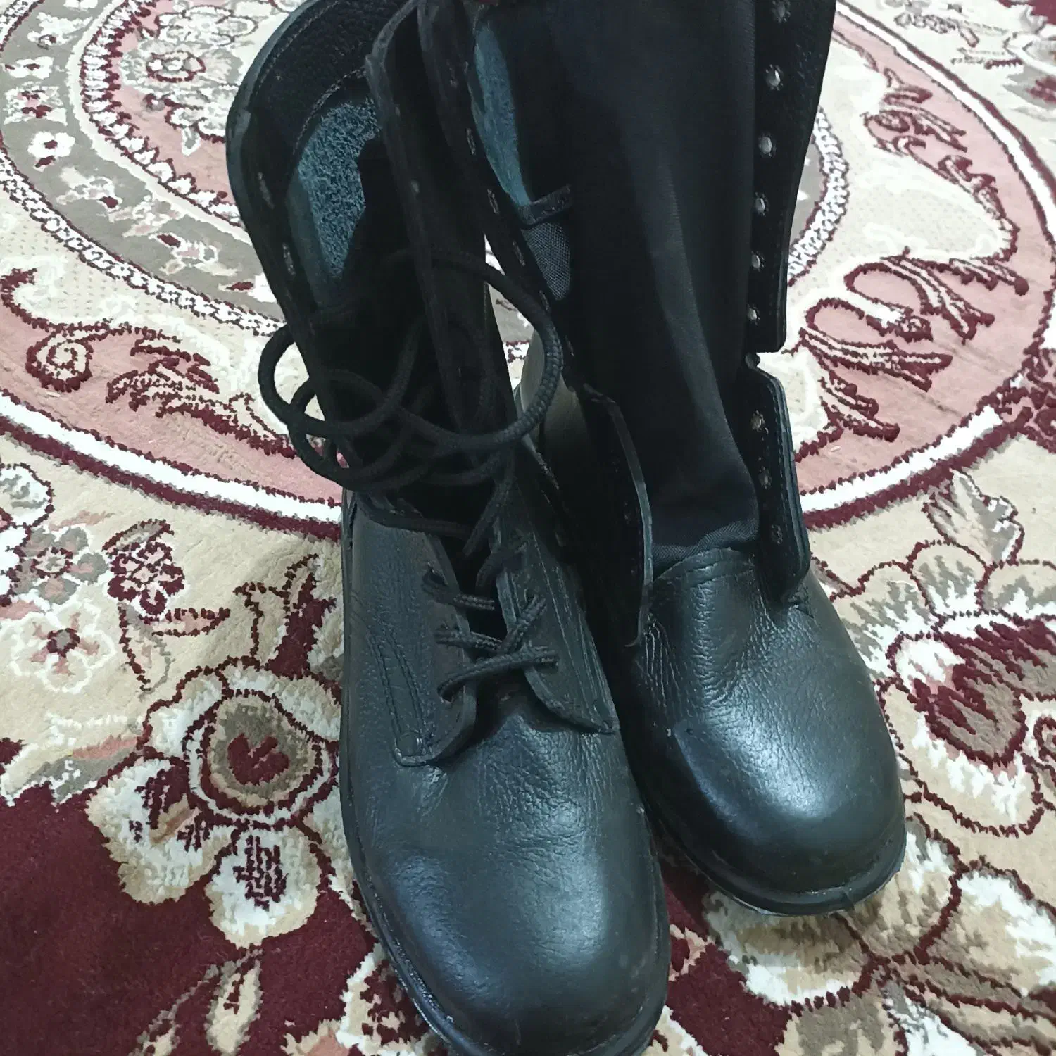 پوتین|کیف، کفش، کمربند|علی‌آباد کتول, |دیوار