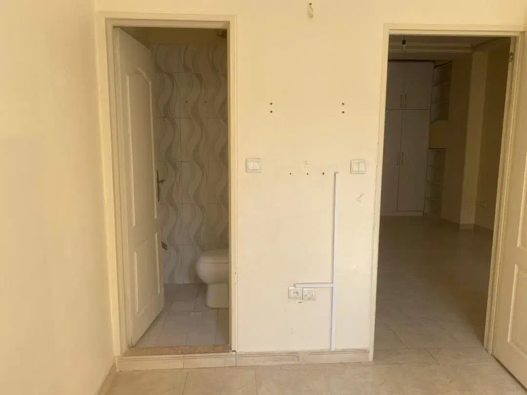 آپارتمان ۴۳ متر/پارکینگ / آسانسور//پرواز