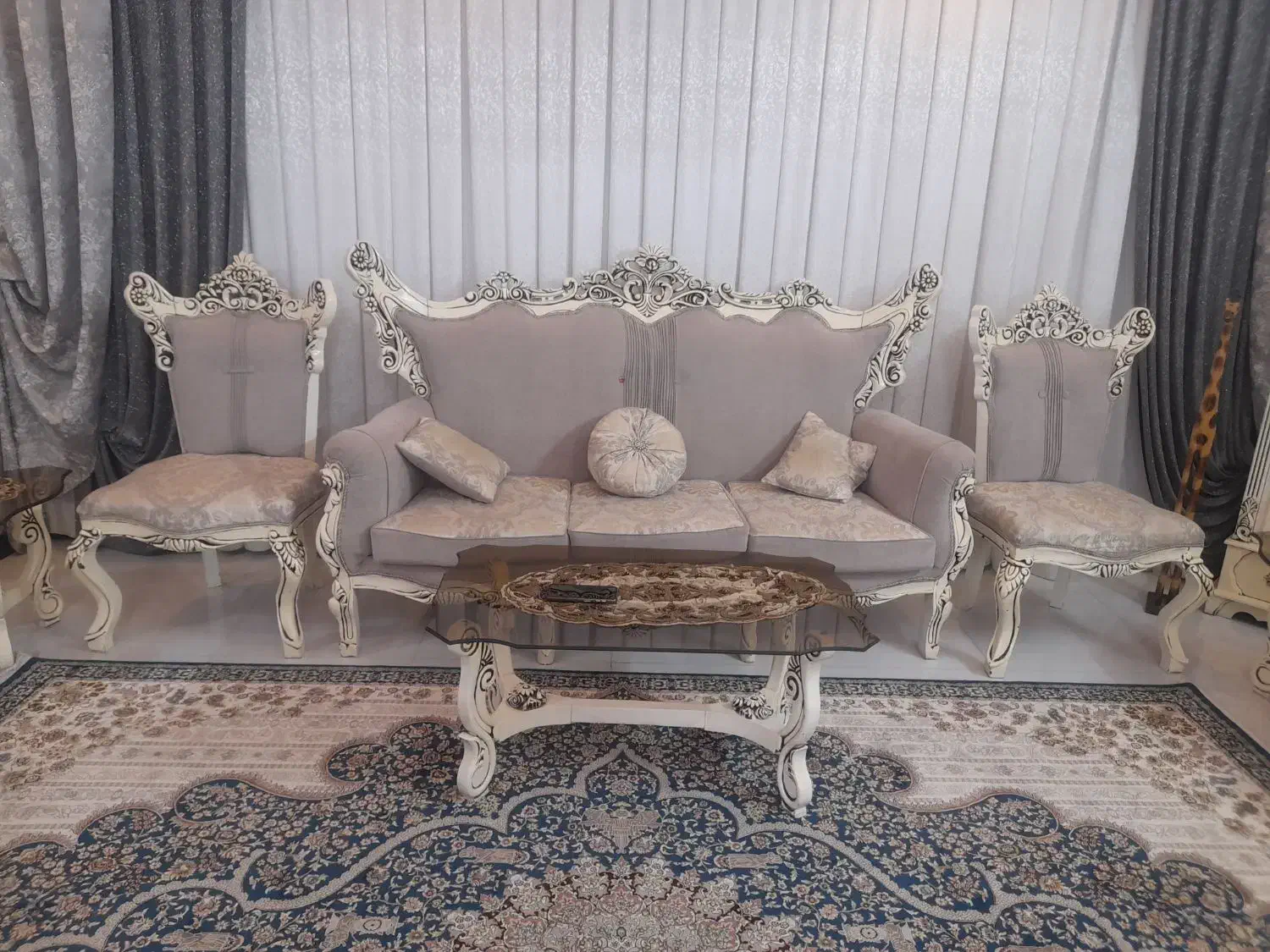 فروش مبل سلطنتی و میزنهار خوری|مبلمان خانگی و میز عسلی|قوچان, |دیوار