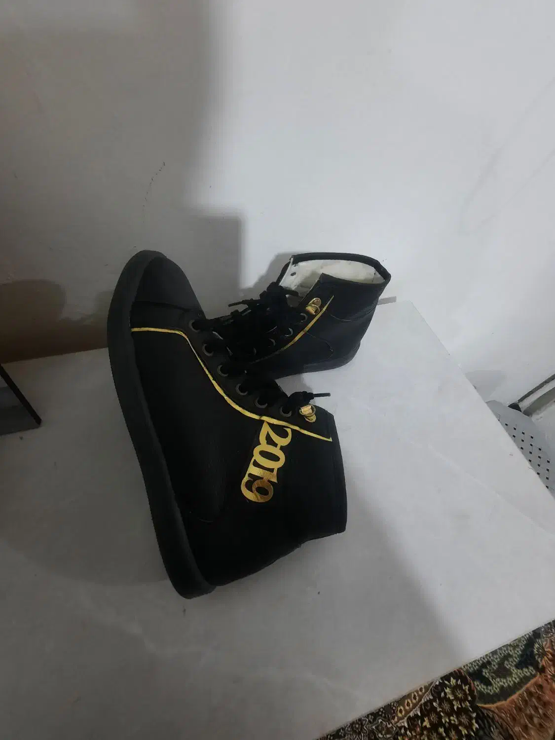 نیم پوتین|کیف، کفش، کمربند|سنقر, |دیوار