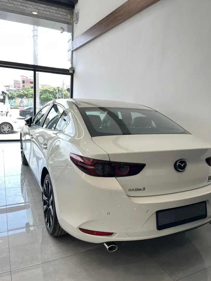 مزدا ۳ سفید|خودرو سواری و وانت|تهران, جردن|دیوار