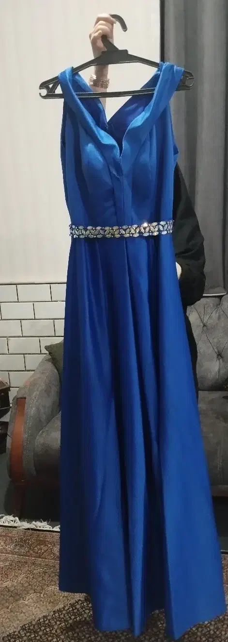 لباس مجلسی|لباس|قم, قلعه عموحسین|دیوار