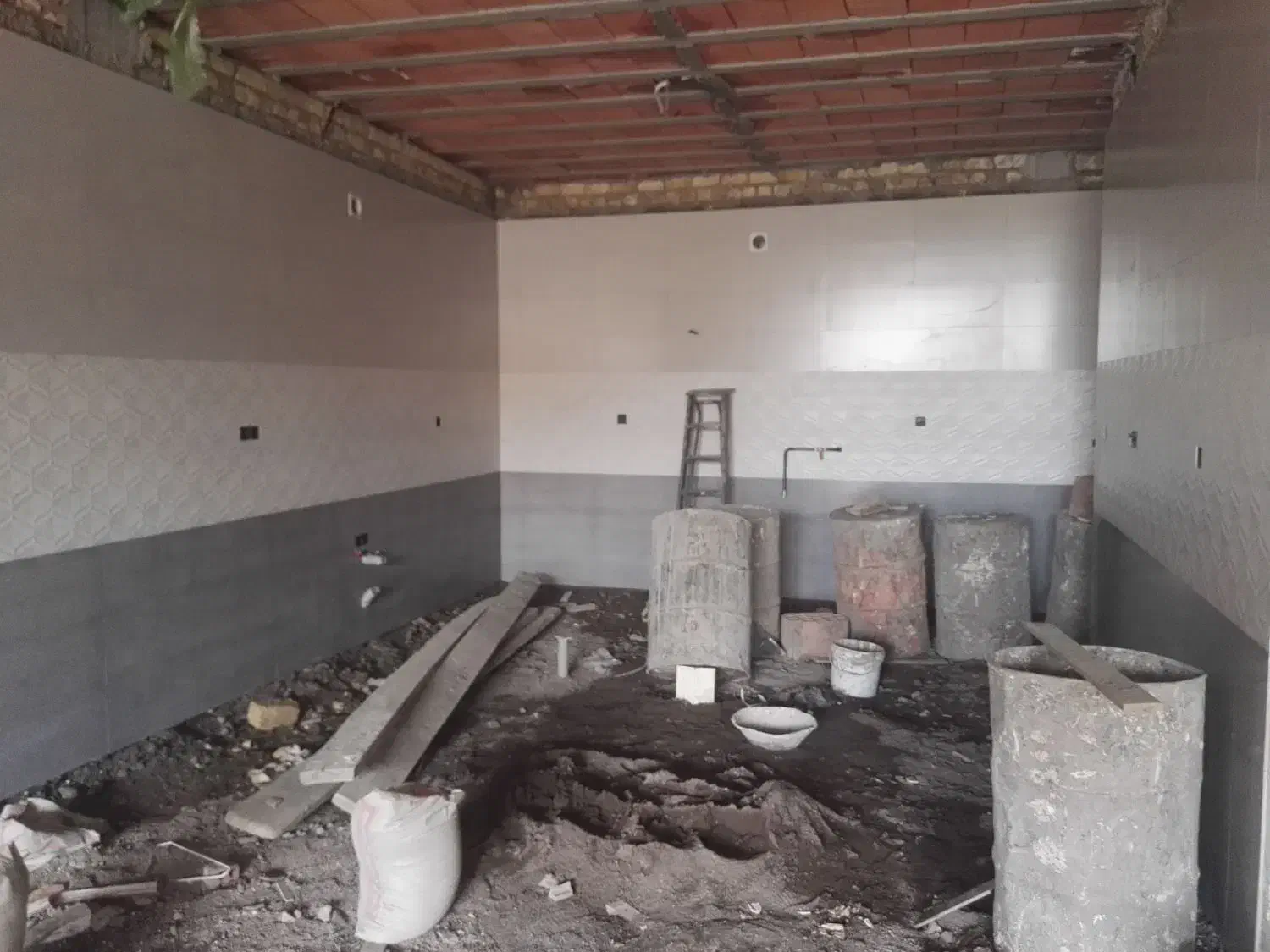 کاشیکاری وسرامیک چسبی ودوغابی|خدمات پیشه و مهارت|رفسنجان, |دیوار