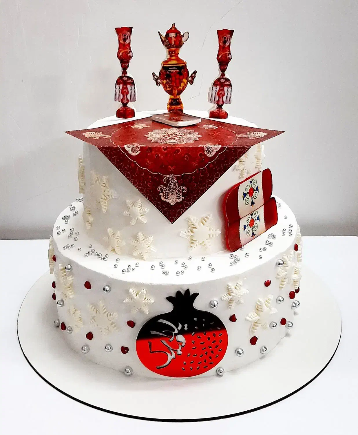 با یه کیک خوشمزه مناسبتاتونو شیرین تر کنید|خدمات پذیرایی، مراسم|قم, شاه سید علی|دیوار