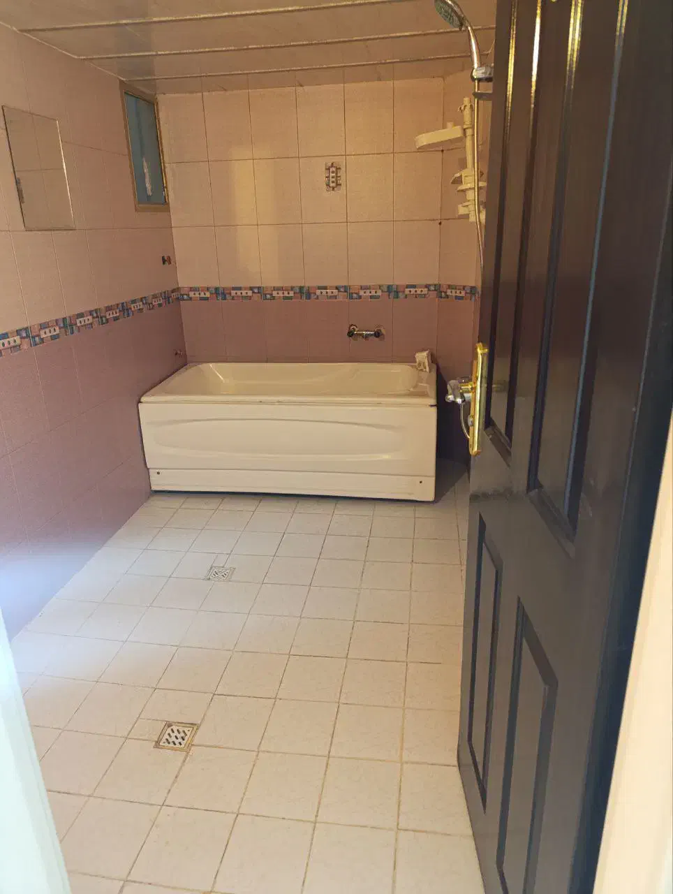 آپارتمان ۱۶۰ متری سه خواب خیابان سینا|اجارهٔ آپارتمان|نیشابور, شهرک بهداری|دیوار