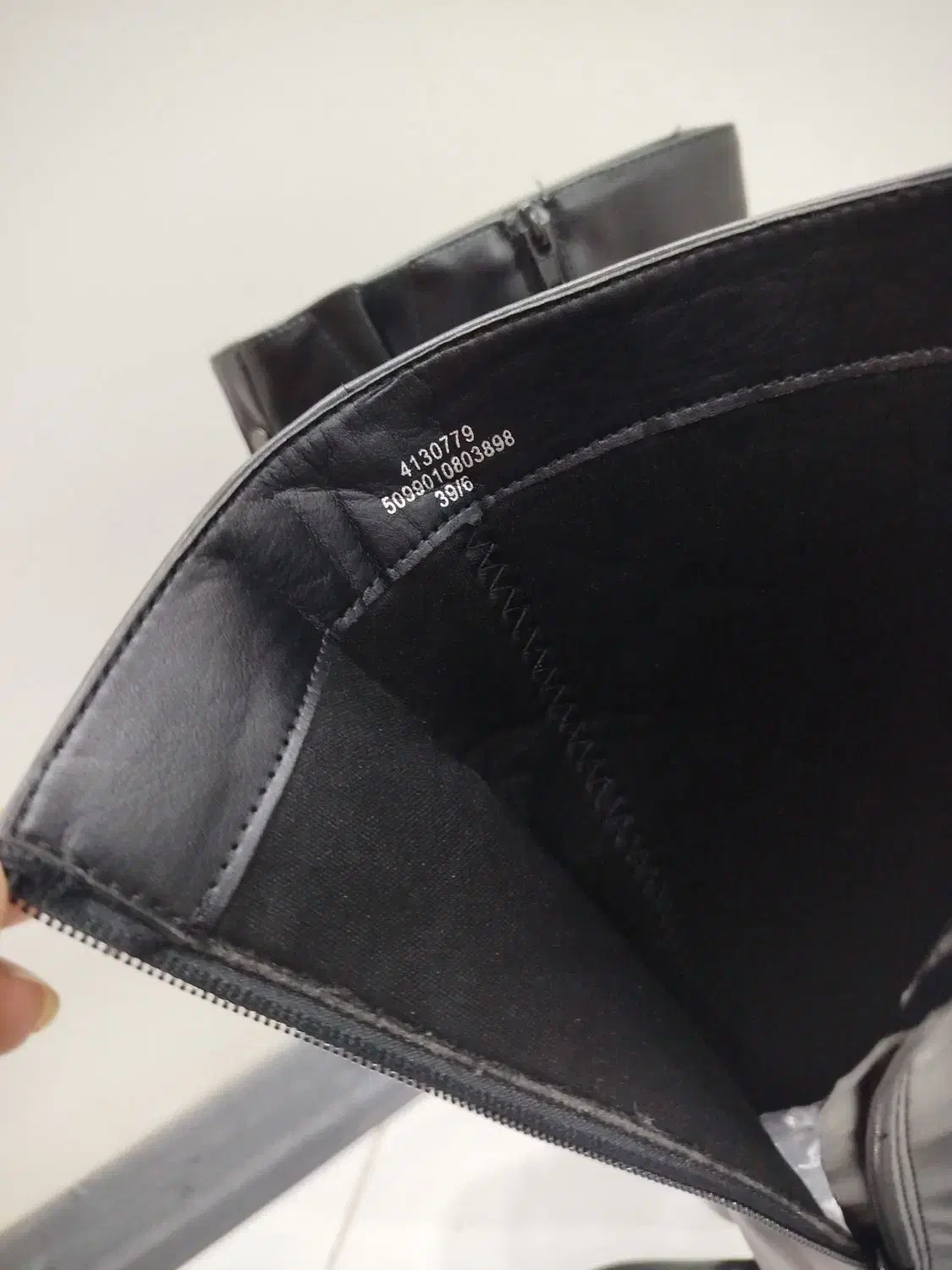 بوت زنانه چرم خارجی|کیف، کفش، کمربند|اندیشه, اندیشه فاز ۱|دیوار