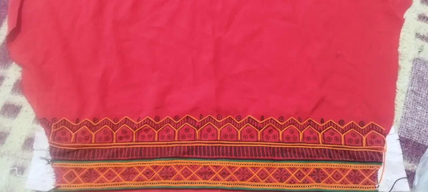 گدا دست دوچ|لباس|ایرانشهر, |دیوار