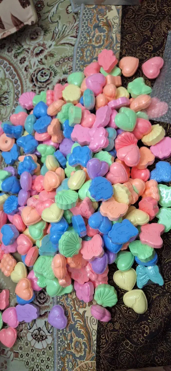 ویزیتور خانم لوازم ارایشی بهداشتی|استخدام بازاریابی و فروش|تهران, آذری|دیوار