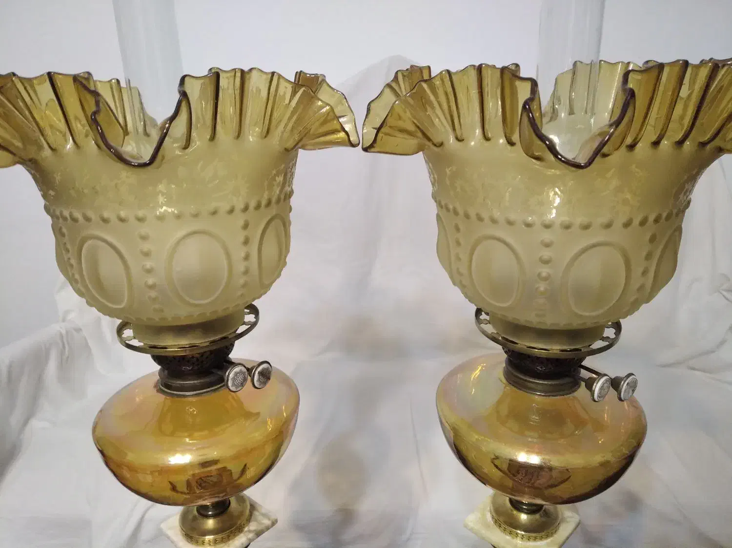 چراغ نفتی قدیمی زنگاری پایه ها مرمر فرانسه|کلکسیون اشیاء عتیقه|تبریز, |دیوار