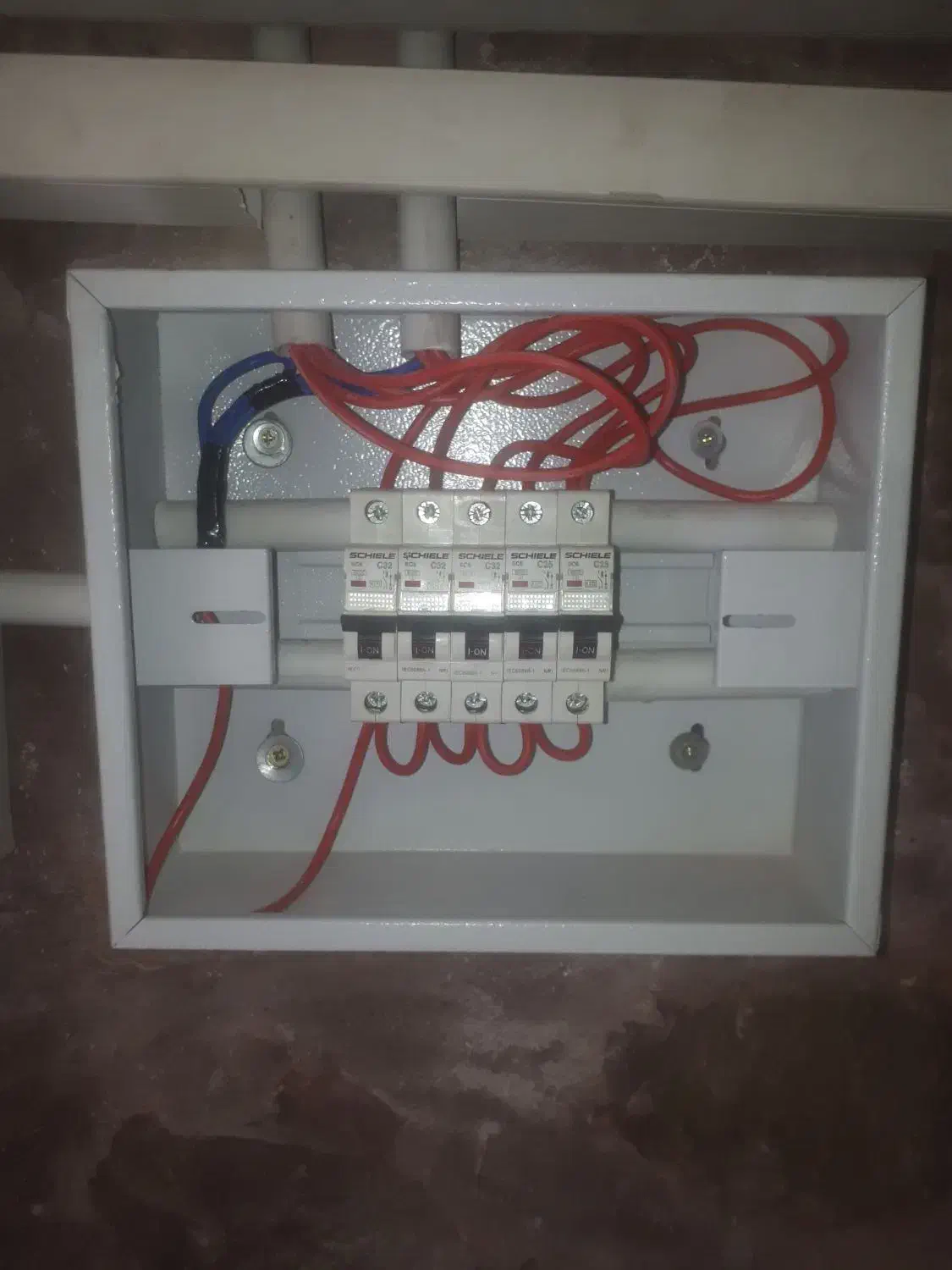 برقکار نیمه ماهر|خدمات پیشه و مهارت|وحیدیه, |دیوار