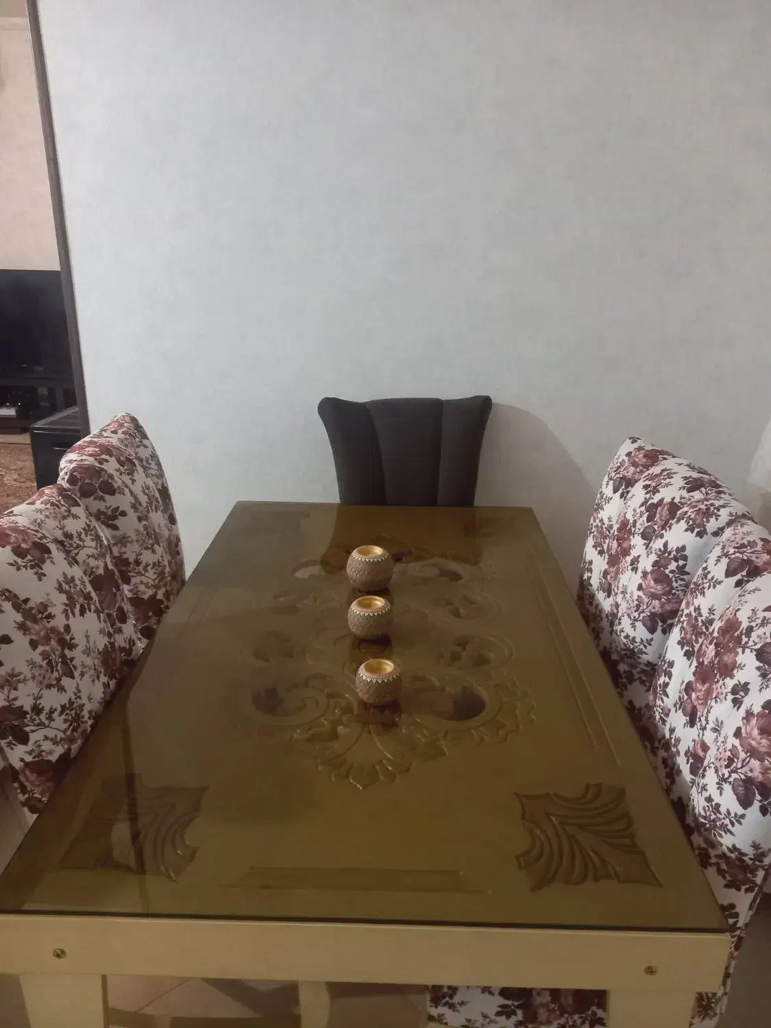 میز ناهار خوری ۶نفره کاملا نو و سالم بدون خط|میز و صندلی غذاخوری|هشتگرد, هیو|دیوار