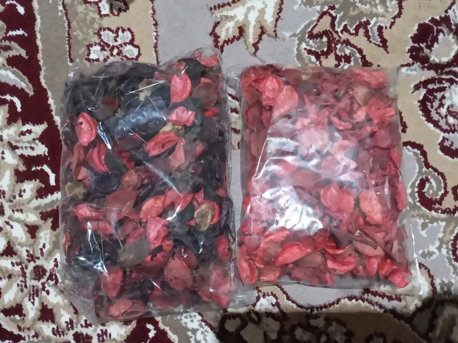 تعداد زیاد گل و گل خشک|گل مصنوعی|قرچک, پارس سرام|دیوار