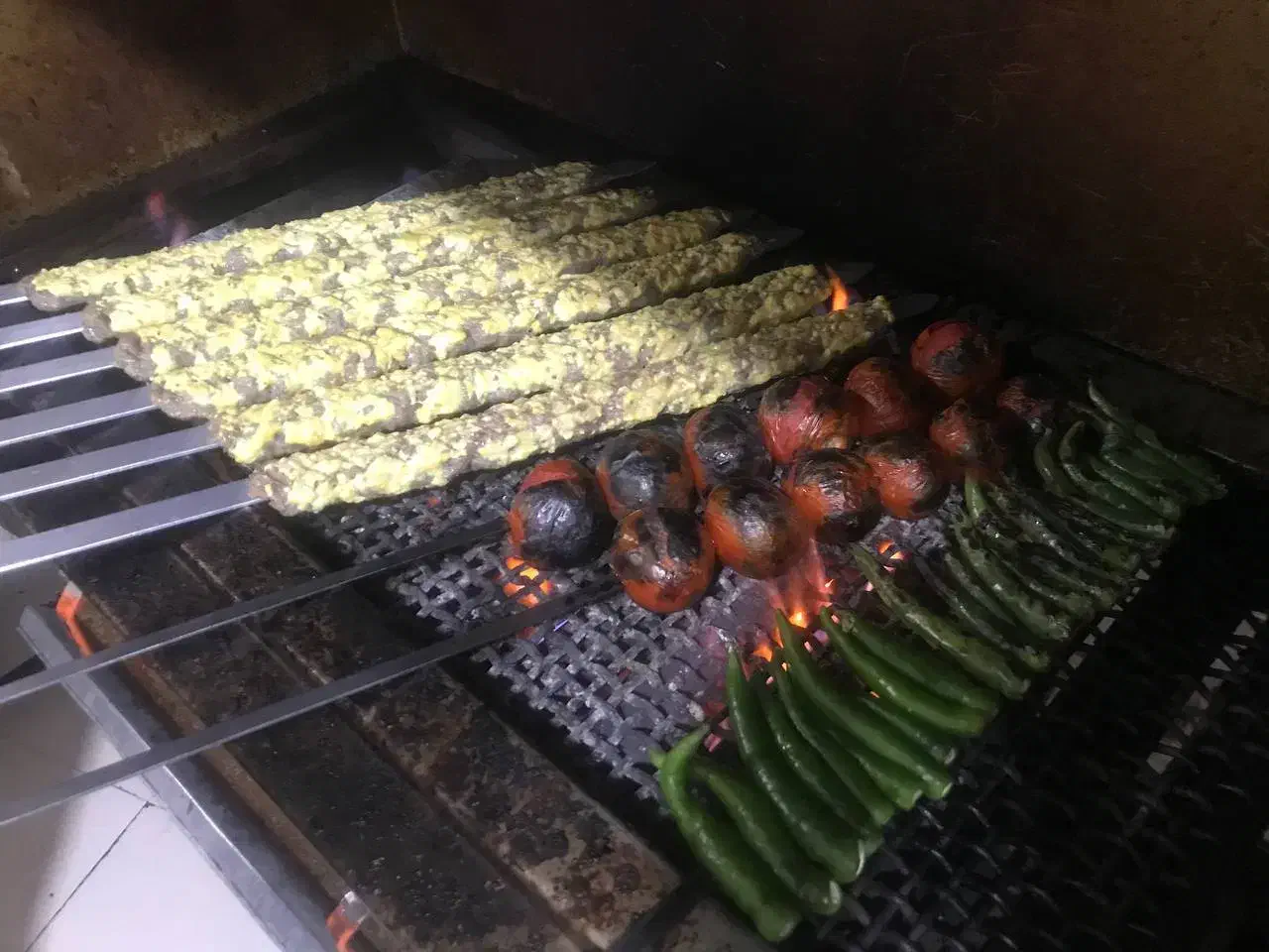 نیرو ساده خانم|استخدام خدمات فروشگاه و رستوران|خوی, |دیوار