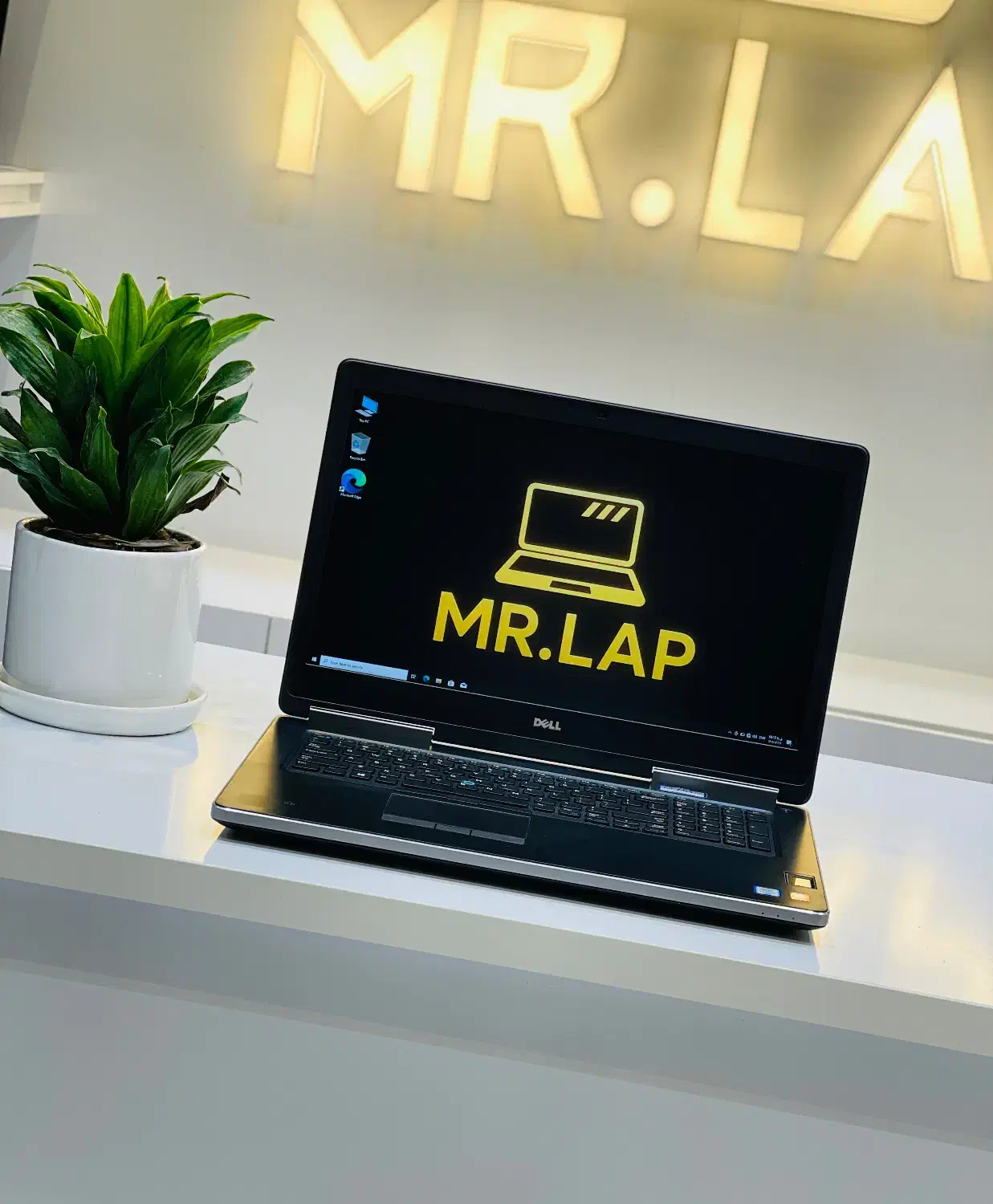 لپتاپ Dell 7710 گیمینگi7 6920HQ گرافیک 4گیگ 17اینچ|رایانه همراه|شیراز, عفیفآباد|دیوار