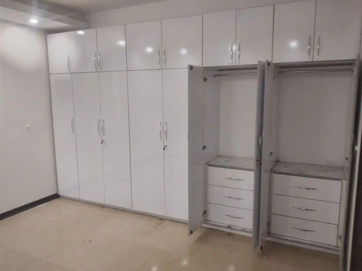 تهیه وساخت ونصب کابینت،کمددیواری،تخت تاشو،|کتابخانه، شلف، قفسههای دیواری|اسلامشهر, شهرک مفیدی|دیوار