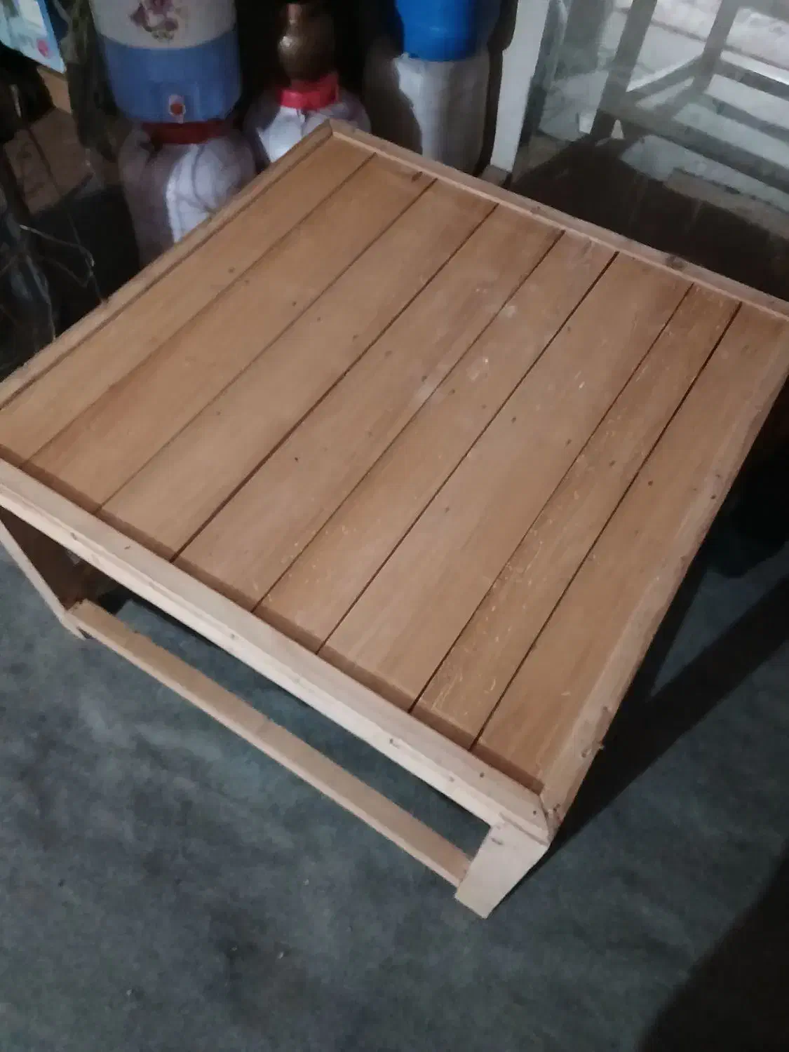 کرسی چوبی|صندلی و نیمکت|فردیس, سرحدی|دیوار