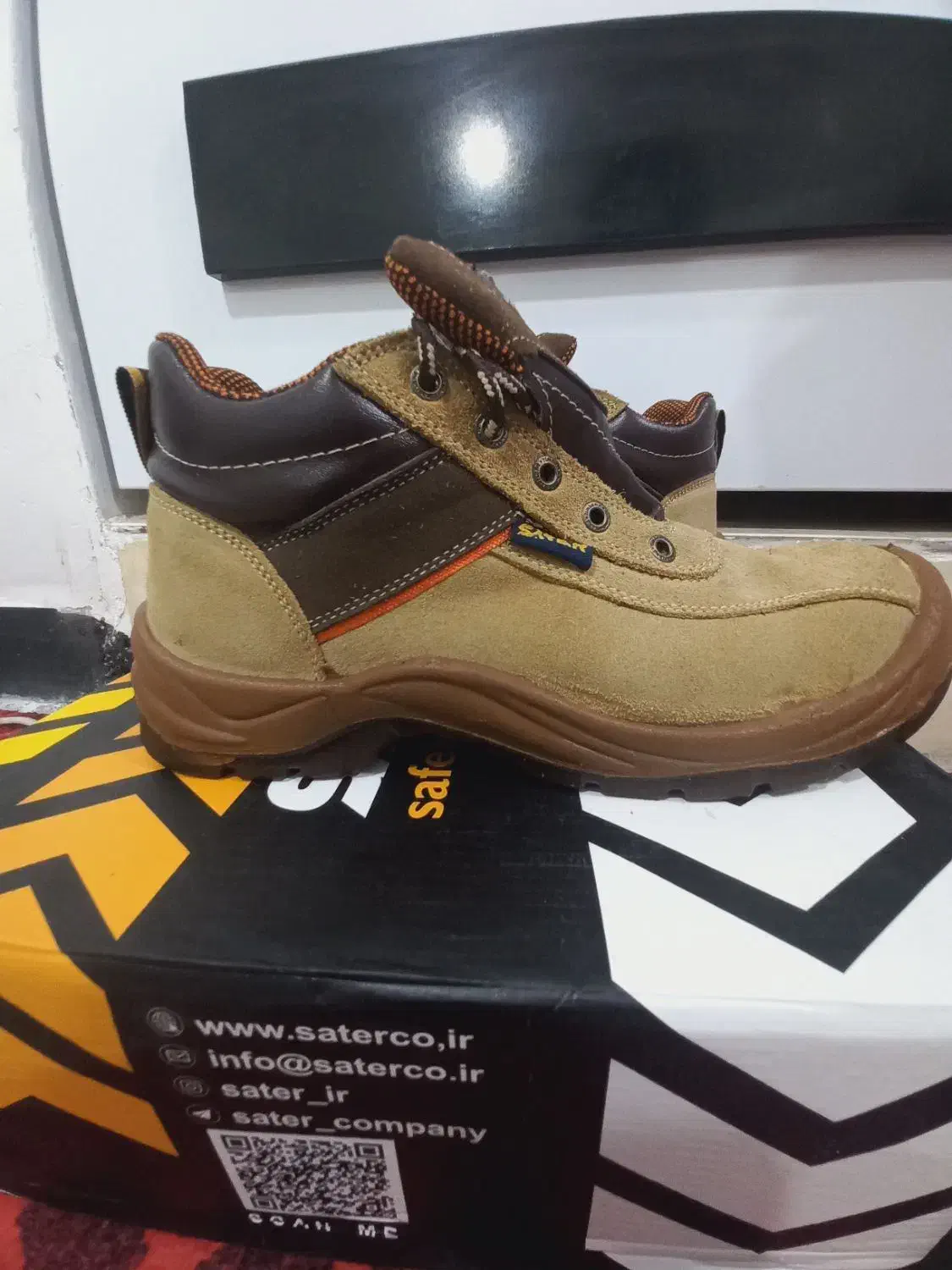 کفش ایمنی چرم مخصوص کوهنوردی و کوهستان|کیف، کفش، کمربند|دهدشت, |دیوار