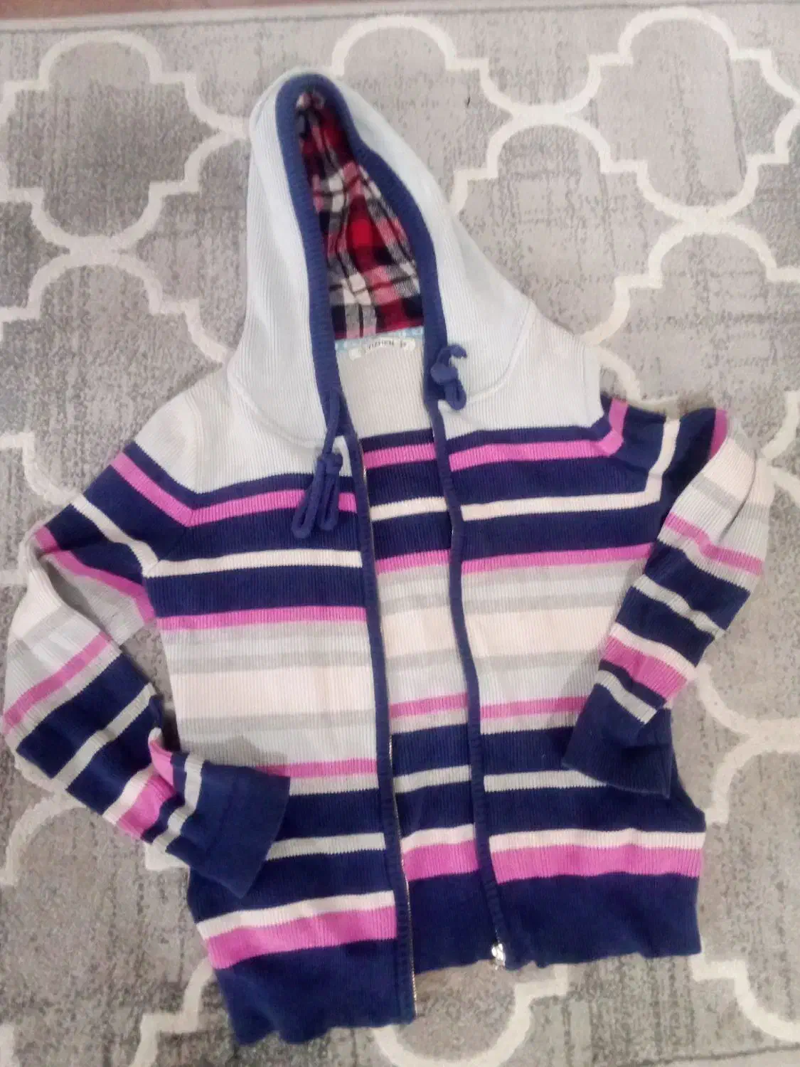 سویشرت پیراهن تی شرت|لباس|رشت, پیرکلاچای|دیوار