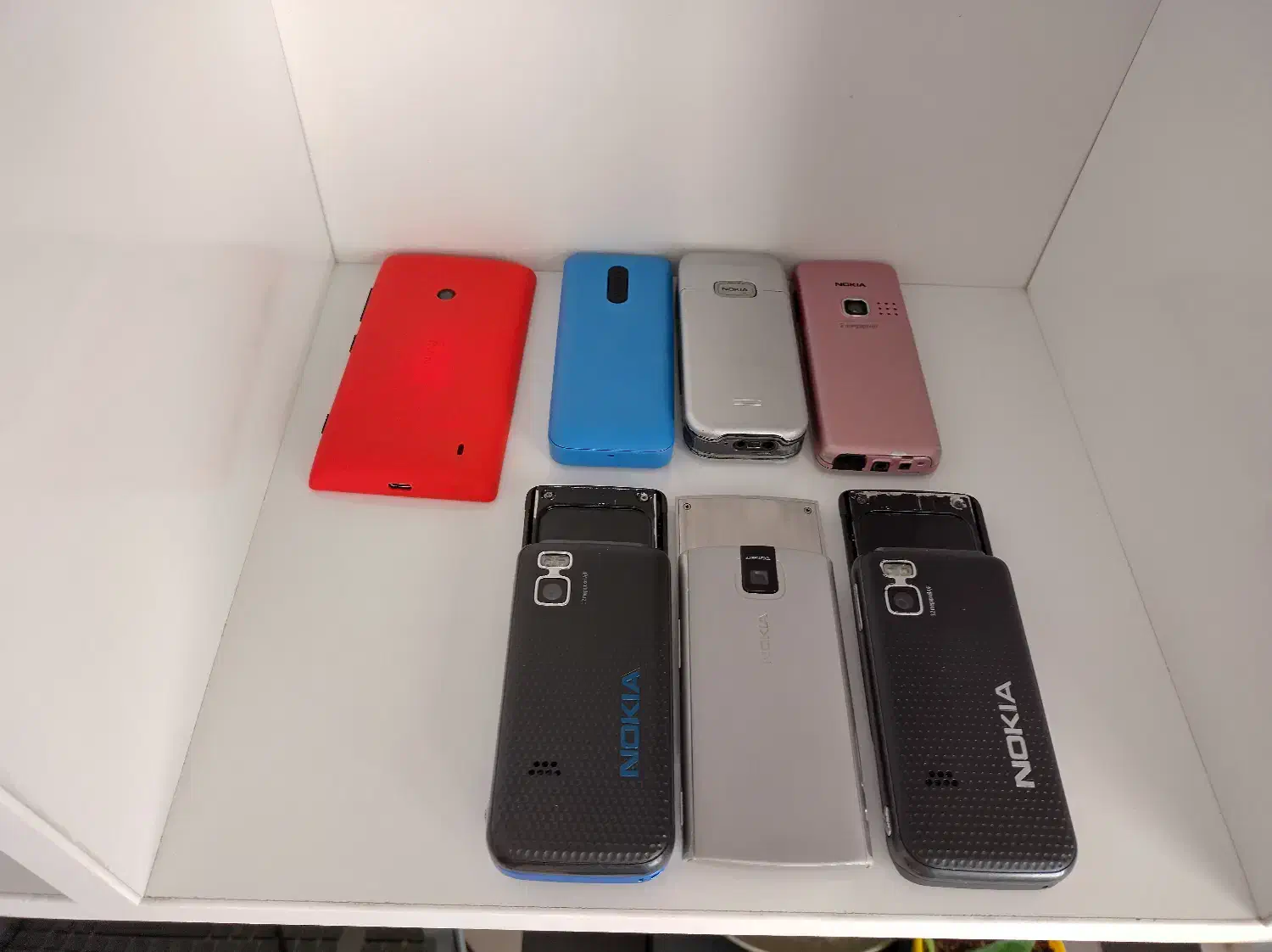نوکیا 105و 6300 و X3 قدیمی لومیا 5610 و 6030 و 520|کلکسیون اشیاء عتیقه|دماوند, دماوند|دیوار