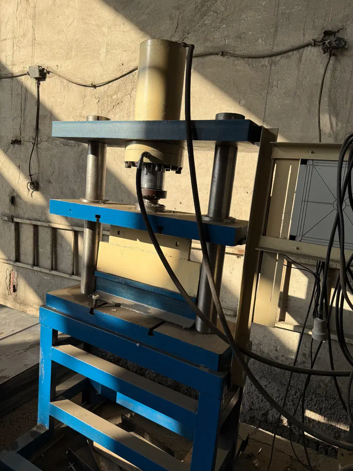 خم کار و برش کار|استخدام صنعتی، فنی، مهندسی|نظرآباد, فخر ایران|دیوار