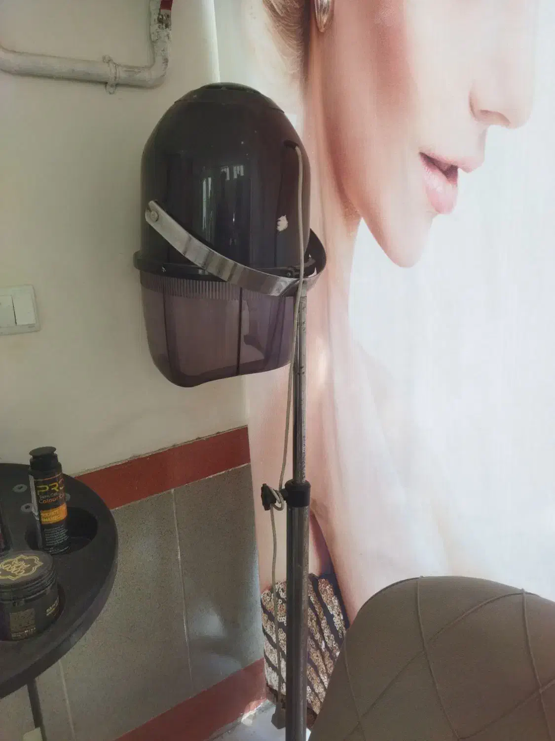 صندلی آرایشگاه|آرایشگاه و سالن‌های زیبایی|مشهد, چهارچشمه|دیوار