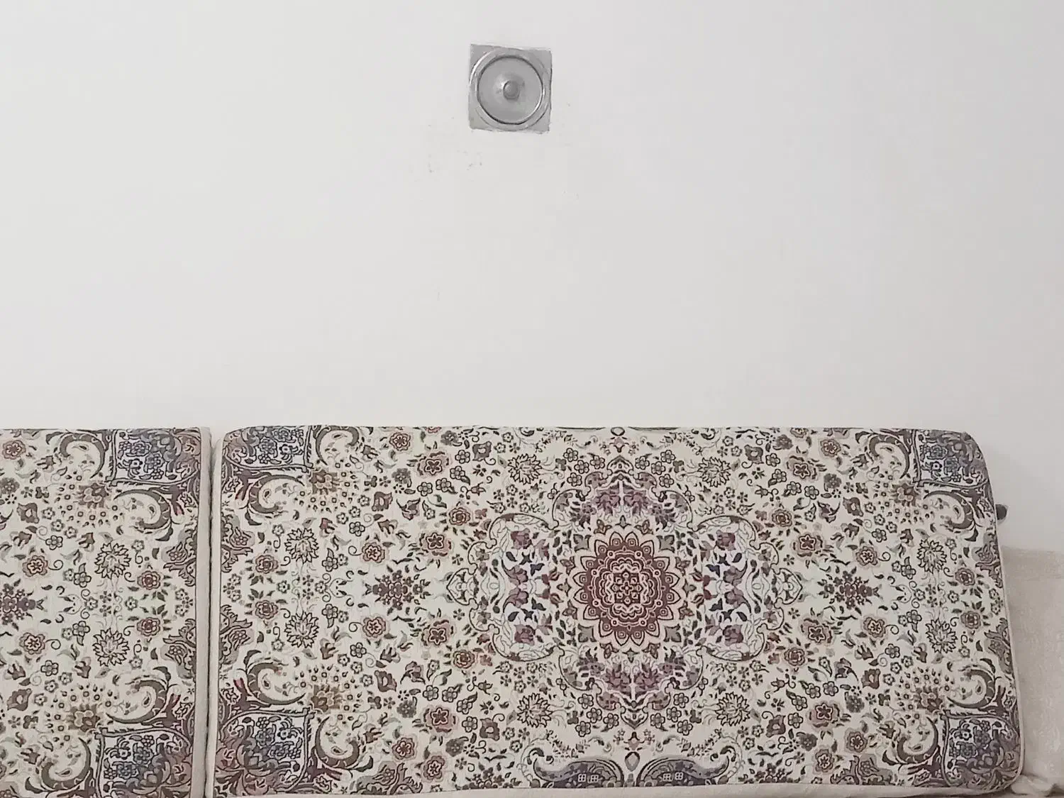 پشتی ترمه|پشتی|سمنان, |دیوار