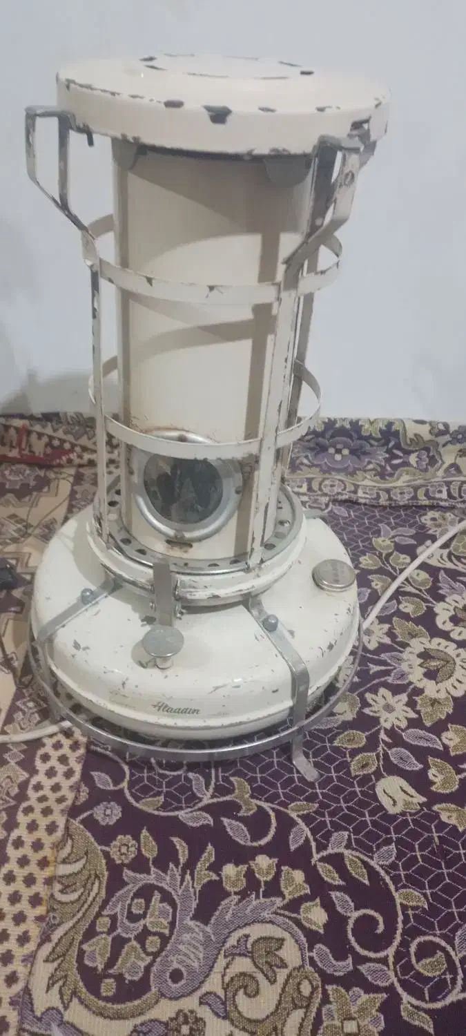 چراغ نفتی قدیمی علاالدین|کلکسیون اشیاء عتیقه|اصفهان, بوستان آینه خانه|دیوار