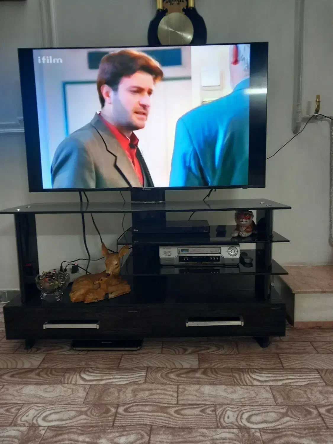 تلویزیون اسنوا ، نو میباشد|تلویزیون و پروژکتور|رشت, سعدی (تختی)|دیوار