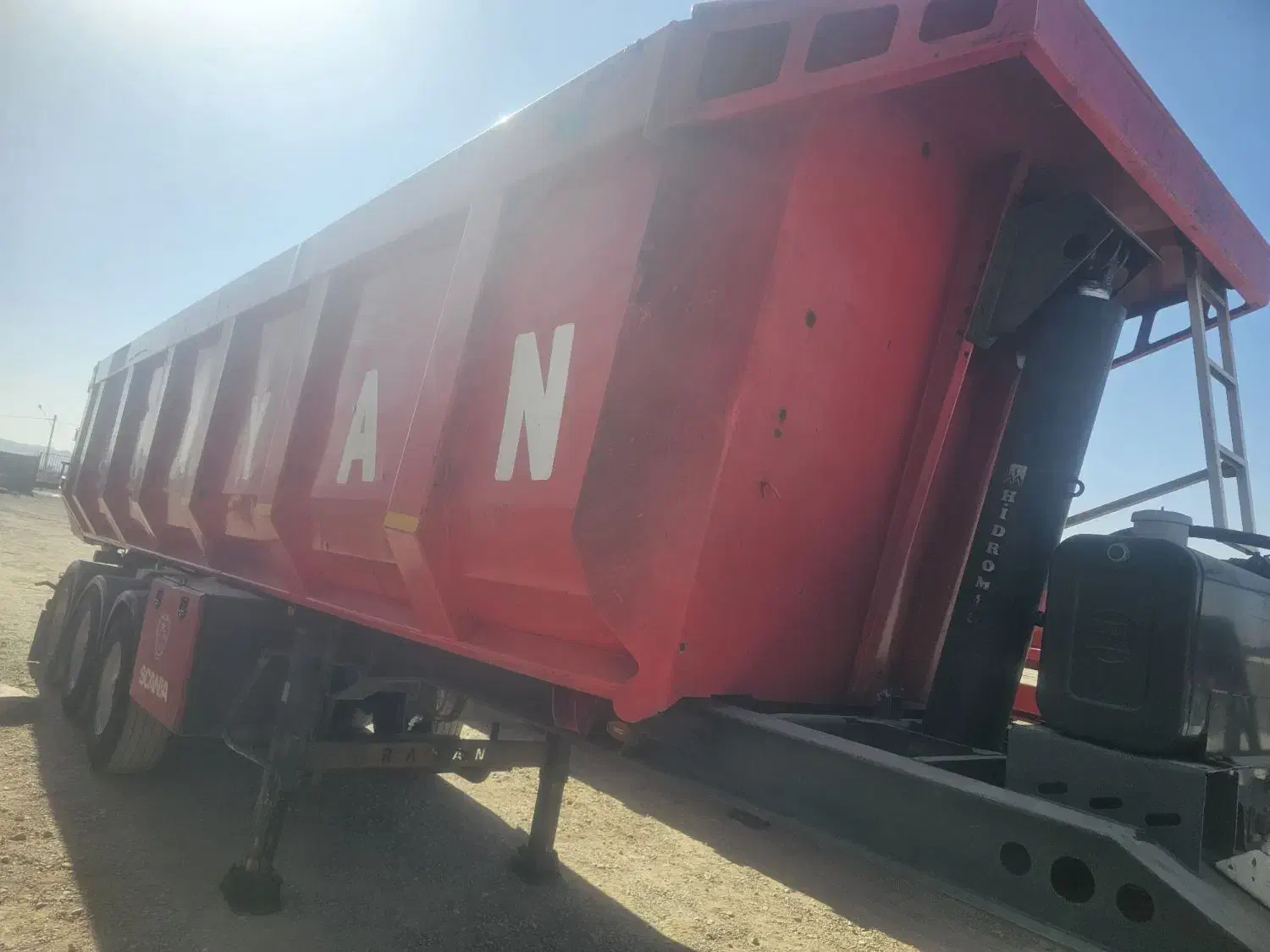 تریلی کمپرس سه محور|قطعات یدکی و لوازم جانبی|ابرکوه, |دیوار