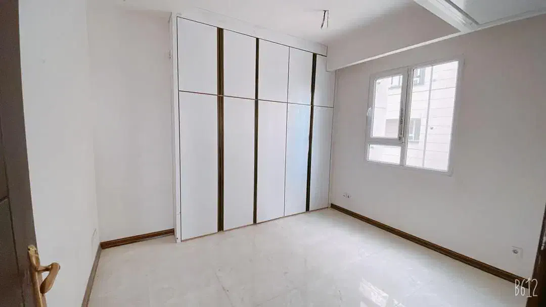 ۱۳۰متر ۲خواب/دریاچه چیتگر/کلید نخورده/منطقه ۲۲