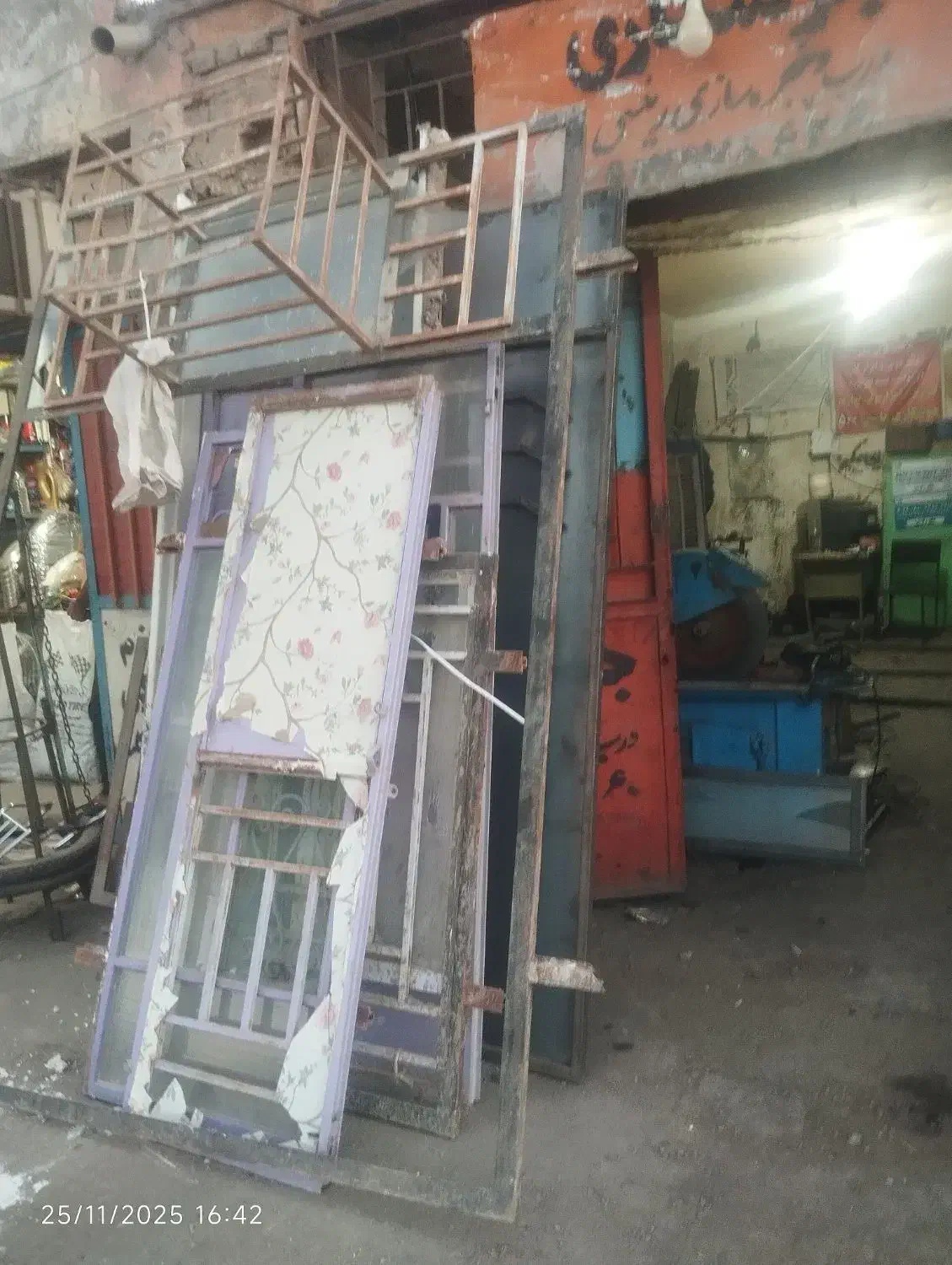 فروش درب و پنجره دست دوم|مصالح و تجهیزات ساختمان|جیرفت, |دیوار