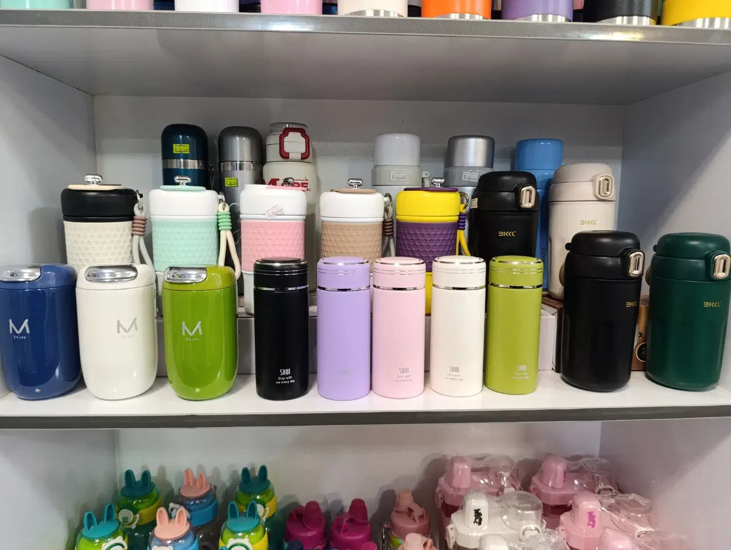 انواع تراول ماگ و بطری آب|ظروف سرو و پذیرایی|اصفهان, جلالیه|دیوار