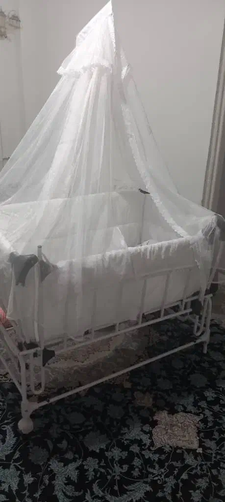 گهواره نوزاد|تخت و سرویس خواب|اصفهان, عطار نیشابوری|دیوار