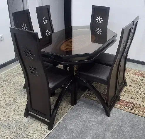 فروشی فوری|میز و صندلی غذاخوری|صدرا-فارس, فاز ۱|دیوار